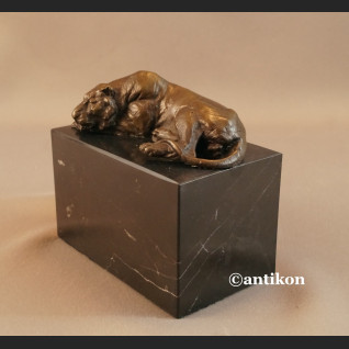 Figurka z brązu tygrys odpoczywający mała rzeźba