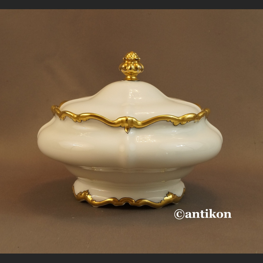 Bomboniera Rosenthal Pompadour biała złocona Bomboniera Rosenthal Pompadour biała złocona