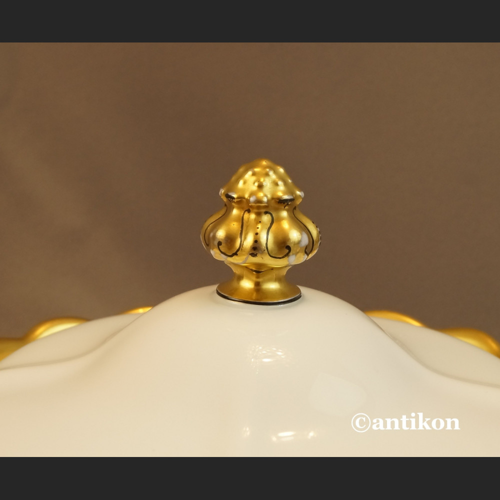 Bomboniera Rosenthal Pompadour biała złocona Bomboniera Rosenthal Pompadour biała złocona