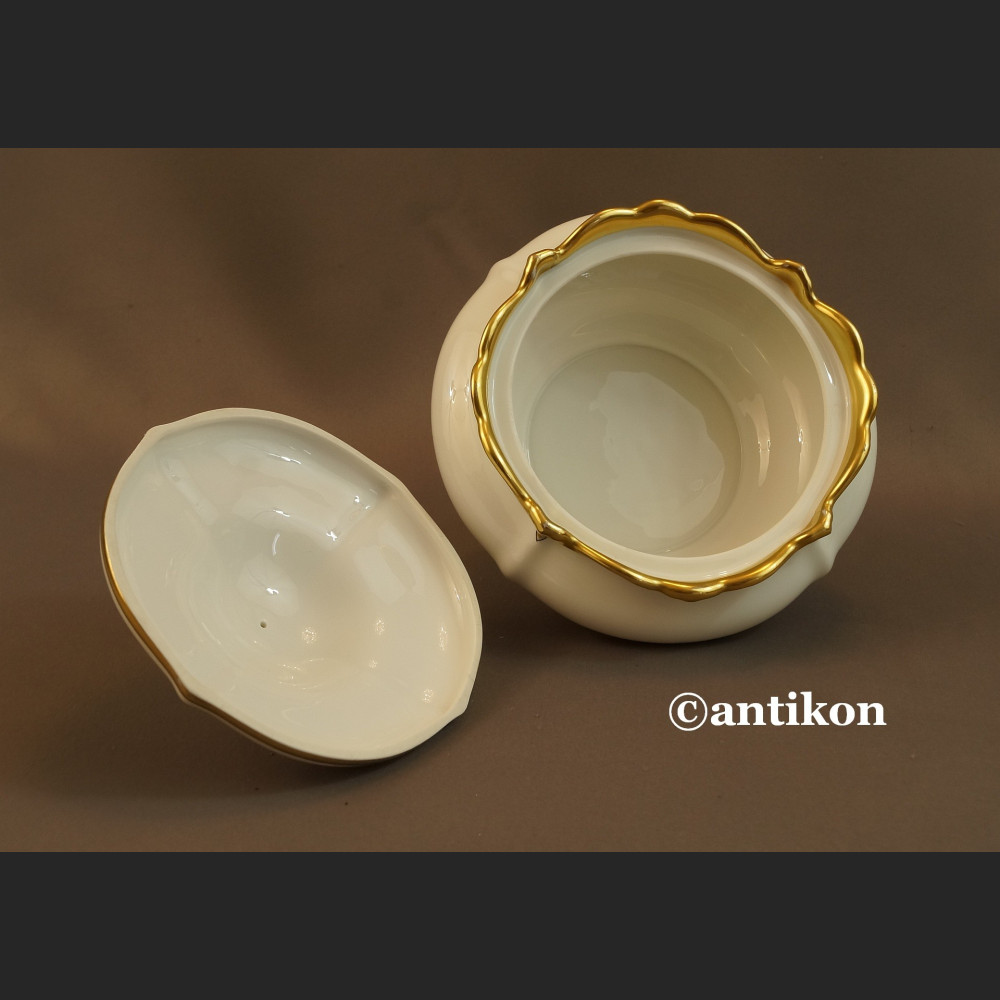 Bomboniera Rosenthal Pompadour biała złocona Bomboniera Rosenthal Pompadour biała złocona