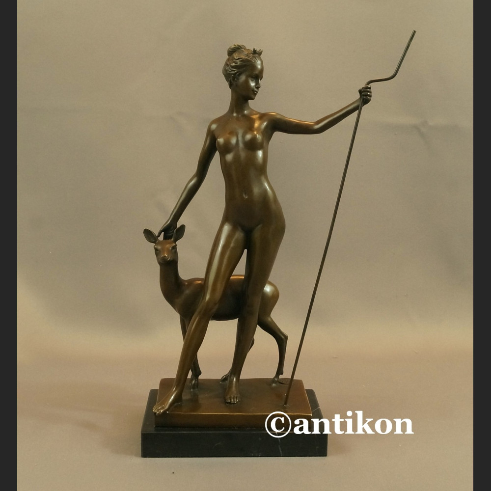 Diana z łanią rzeźba z brązu Art Deco Prezent dla myśliwego