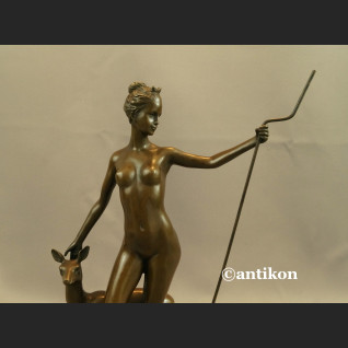 Diana z łanią rzeźba Art Deco Prezent dla myśliwego Diana z łanią rzeźba Art Deco Prezent dla myśliwego