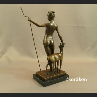 Diana z łanią rzeźba Art Deco Prezent dla myśliwego Diana z łanią rzeźba Art Deco Prezent dla myśliwego