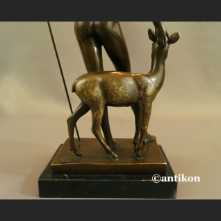 Diana z łanią rzeźba Art Deco Prezent dla myśliwego Diana z łanią rzeźba Art Deco Prezent dla myśliwego