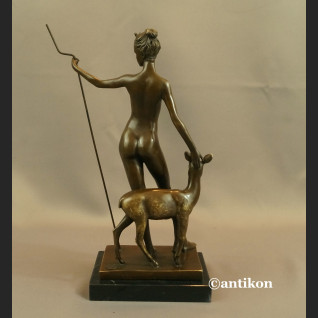 Diana z łanią rzeźba Art Deco Prezent dla myśliwego Diana z łanią rzeźba Art Deco Prezent dla myśliwego