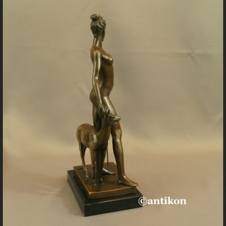 Diana z łanią rzeźba Art Deco Prezent dla myśliwego Diana z łanią rzeźba Art Deco Prezent dla myśliwego