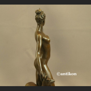 Diana z łanią rzeźba Art Deco Prezent dla myśliwego Diana z łanią rzeźba Art Deco Prezent dla myśliwego