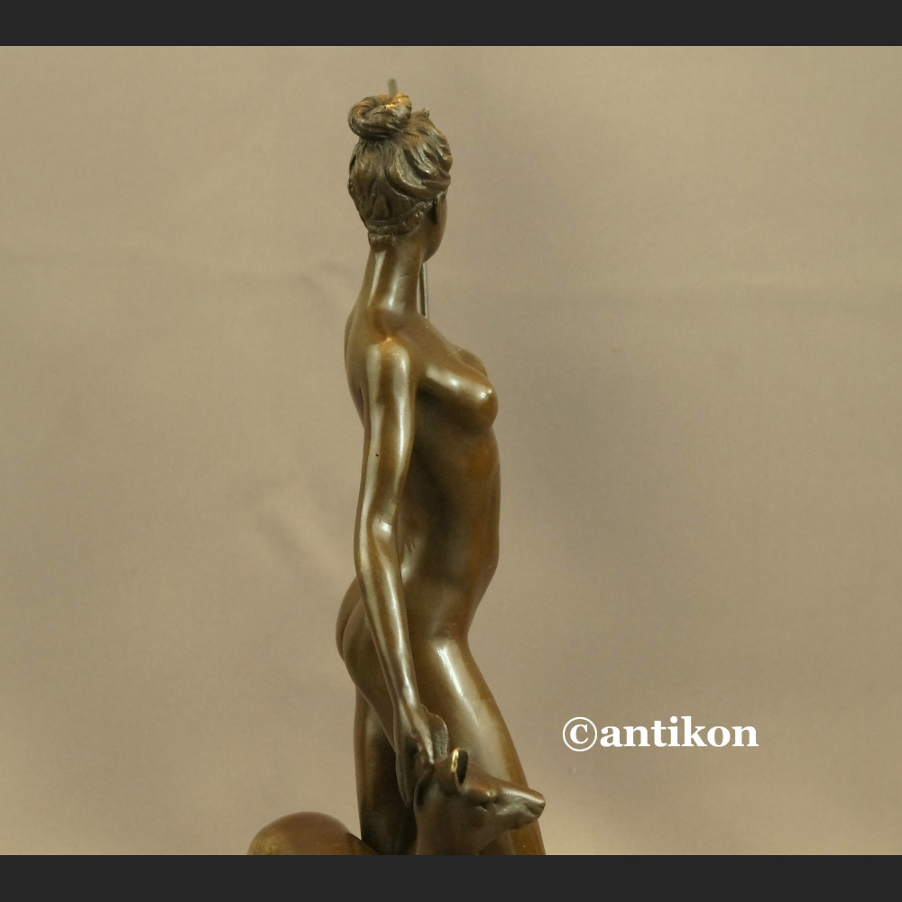 Diana z łanią rzeźba Art Deco Prezent dla myśliwego Diana z łanią rzeźba Art Deco Prezent dla myśliwego