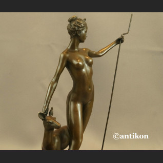 Diana z łanią rzeźba Art Deco Prezent dla myśliwego Diana z łanią rzeźba Art Deco Prezent dla myśliwego