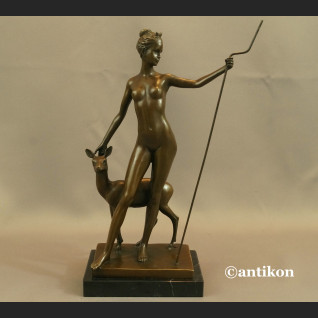 Diana z łanią rzeźba Art Deco Prezent dla myśliwego Diana z łanią rzeźba Art Deco Prezent dla myśliwego