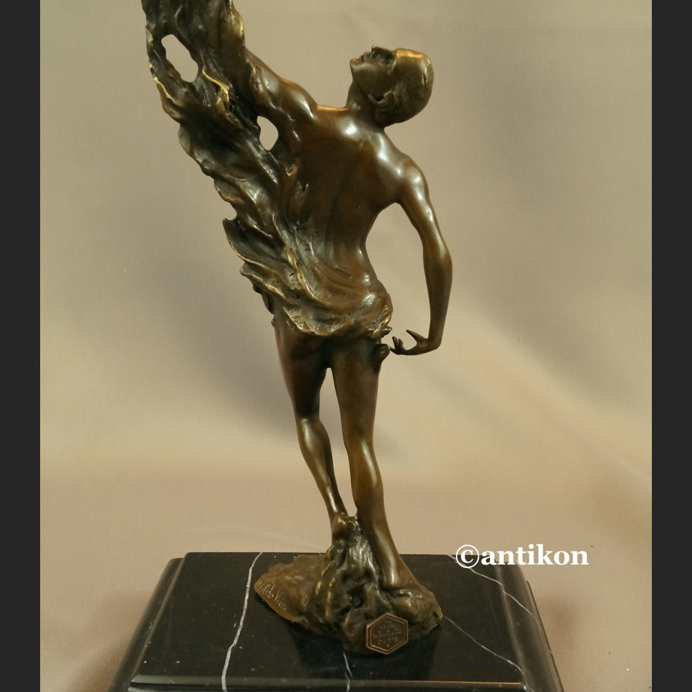 Tancerze figura dynamiczna para w tańcu Tancerze figura dynamiczna para w tańcu