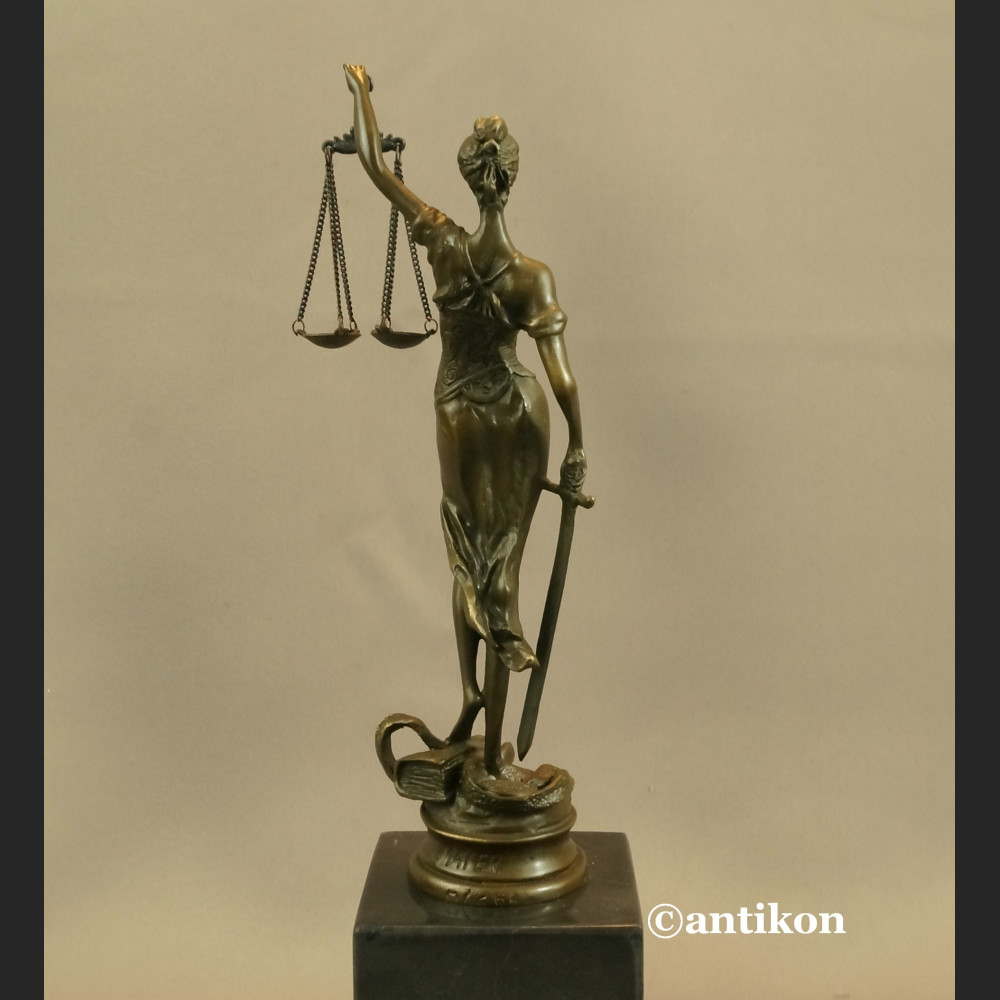 Temida figurka z brązu prezent dla prawnika Temida figurka z brązu prezent dla prawnika