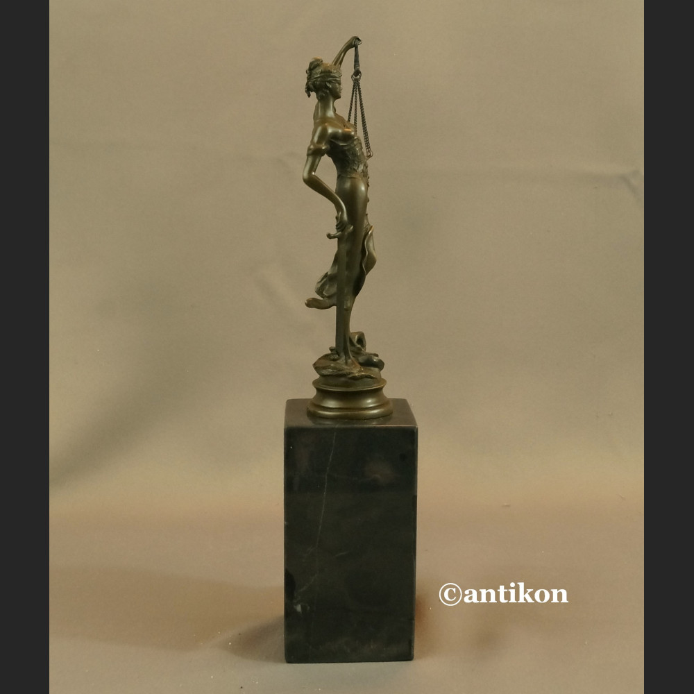 Temida figurka z brązu prezent dla prawnika Temida figurka z brązu prezent dla prawnika