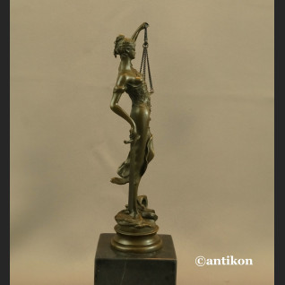 Temida figurka z brązu prezent dla prawnika Temida figurka z brązu prezent dla prawnika