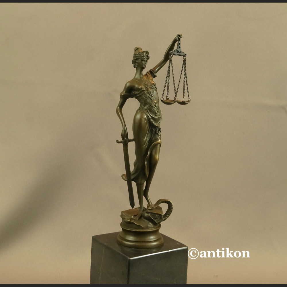 Temida figurka z brązu prezent dla prawnika Temida figurka z brązu prezent dla prawnika