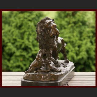 Lew z dziećmi rzeźba ogromna znakomity brąz Lew z dziećmi rzeźba ogromna znakomity brąz