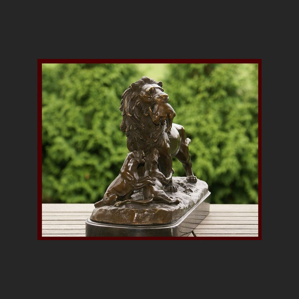 Lew z dziećmi rzeźba ogromna znakomity brąz Lew z dziećmi rzeźba ogromna znakomity brąz