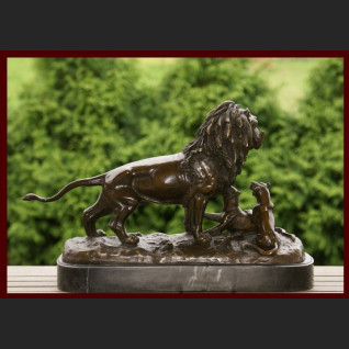 Lew z dziećmi rzeźba ogromna znakomity brąz Lew z dziećmi rzeźba ogromna znakomity brąz