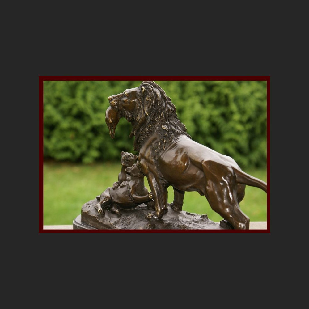 Lew z dziećmi rzeźba ogromna znakomity brąz Lew z dziećmi rzeźba ogromna znakomity brąz