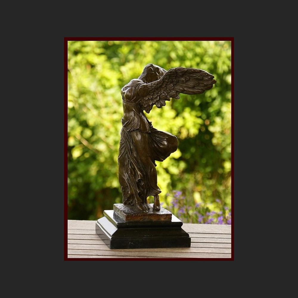 Nike z Samotraki rzeźba z brązu duża 