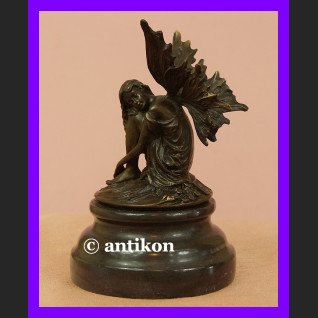 Elf rzeźba z brązu na prezent Elf rzeźba z brązu na prezent