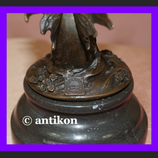 Elf rzeźba z brązu na prezent Elf rzeźba z brązu na prezent