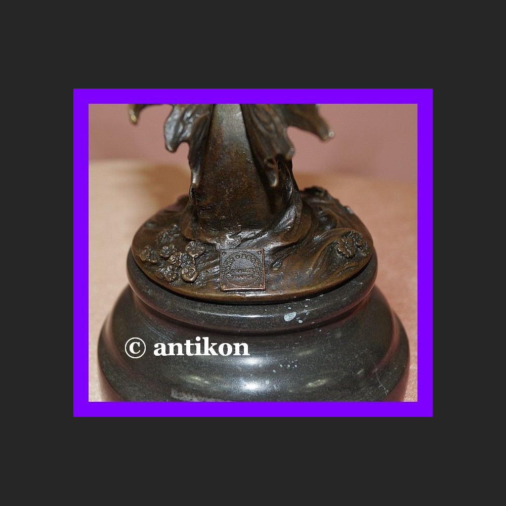 Elf rzeźba z brązu na prezent Elf rzeźba z brązu na prezent