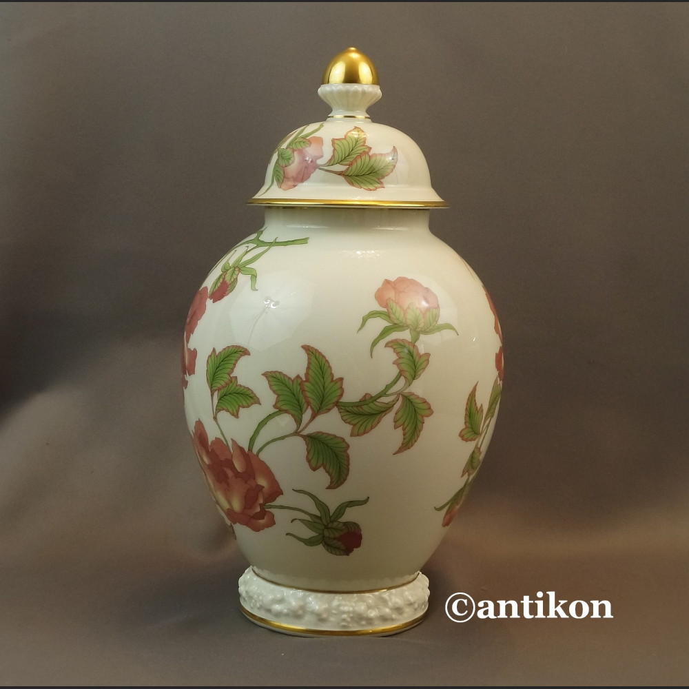 Wazon Rosenthal z różami Rigoletto 1935 r. Wazon Rosenthal z różami Rigoletto 1935 r.