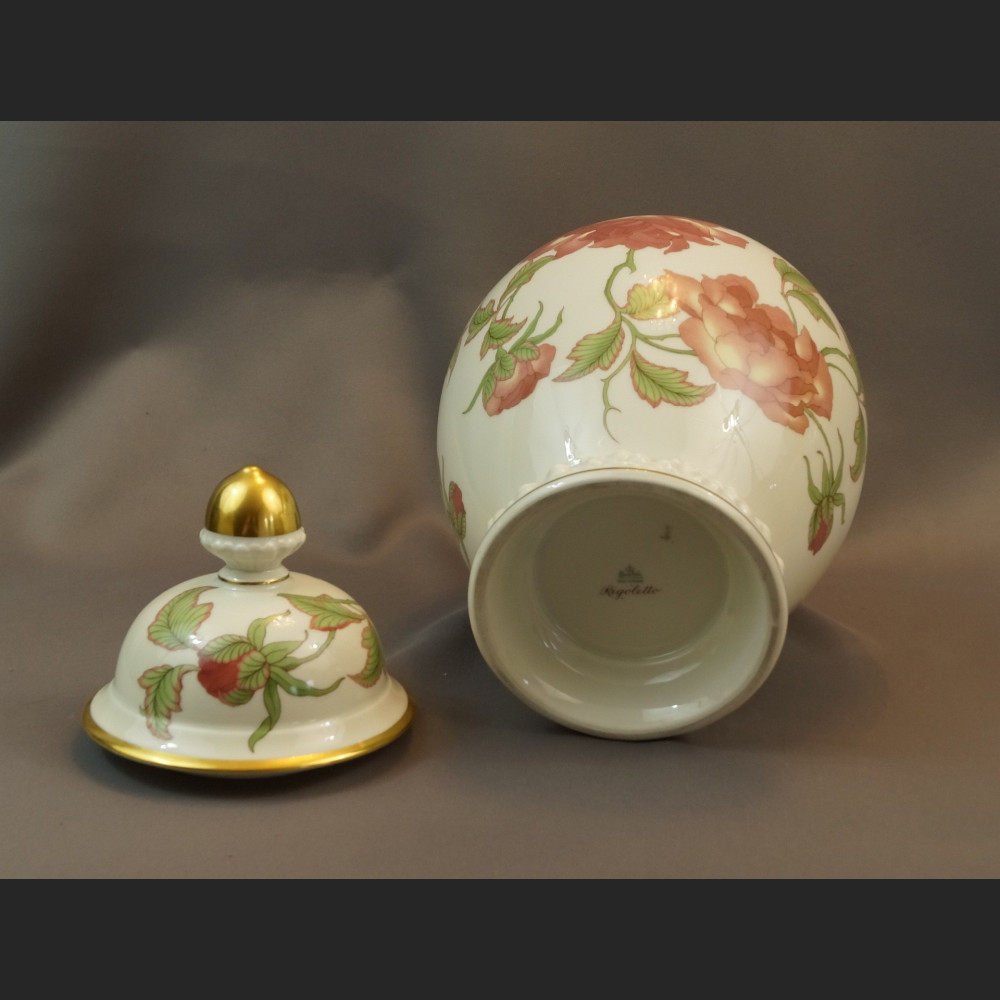 Wazon Rosenthal z różami Rigoletto 1935 r. Wazon Rosenthal z różami Rigoletto 1935 r.