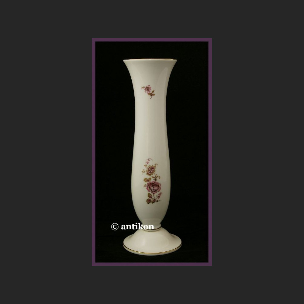 Porcelanowy wazon syg. Fürstenberg flet smukły