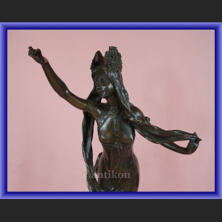 Elf secesyjna rzeźba duża figurka z brązu Elf secesyjna rzeźba duża figurka z brązu