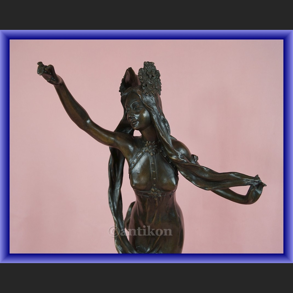 Elf secesyjna rzeźba duża figurka z brązu Elf secesyjna rzeźba duża figurka z brązu