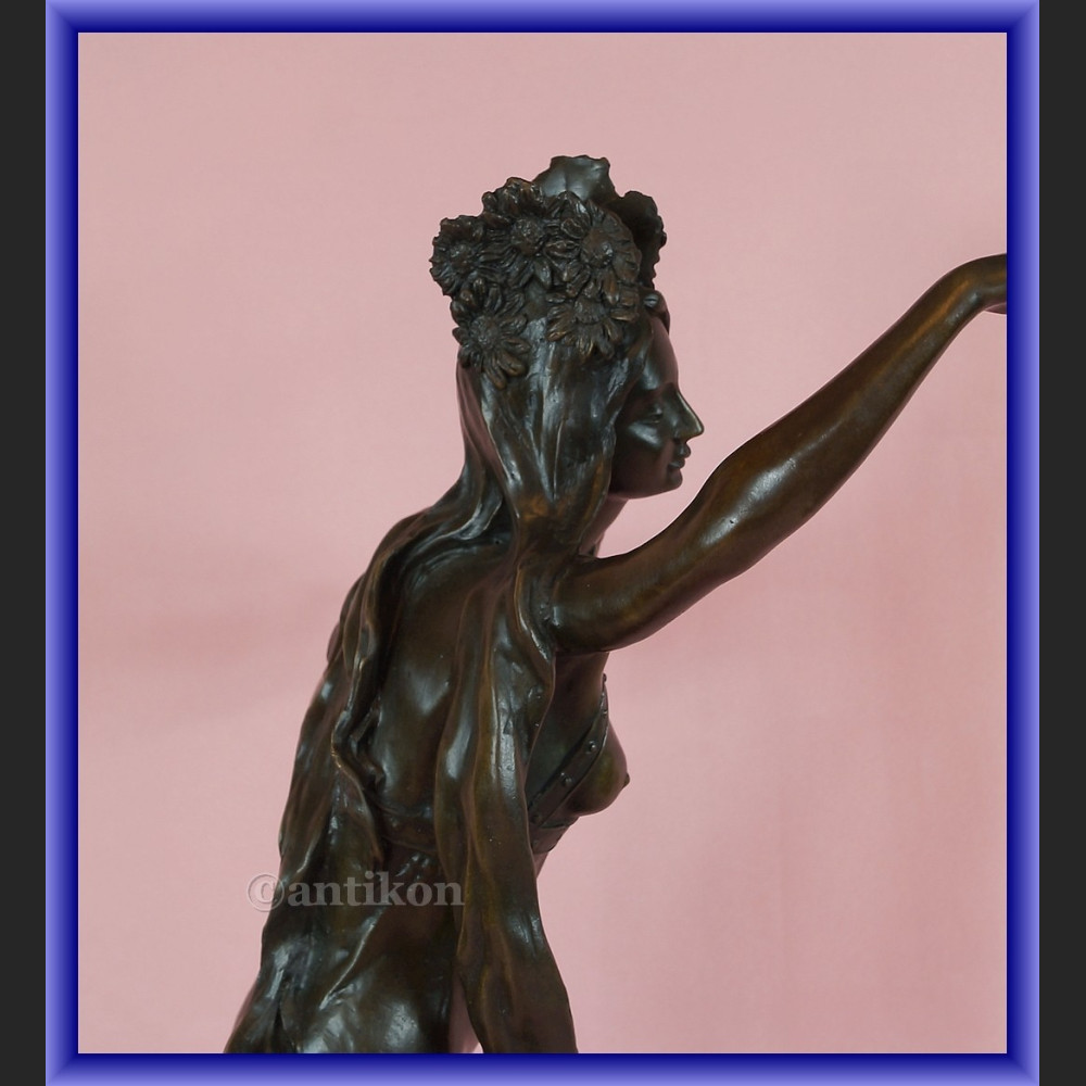 Elf secesyjna rzeźba duża figurka z brązu Elf secesyjna rzeźba duża figurka z brązu