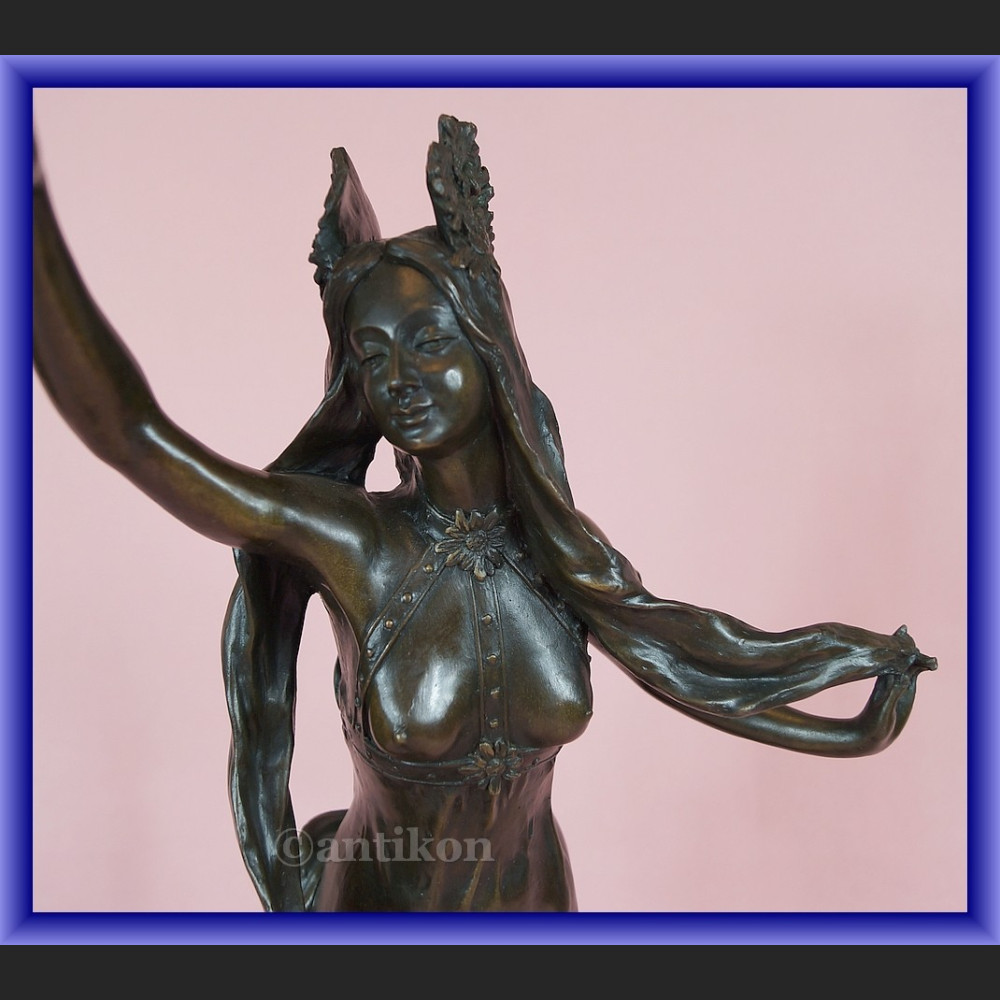 Elf secesyjna rzeźba duża figurka z brązu Elf secesyjna rzeźba duża figurka z brązu