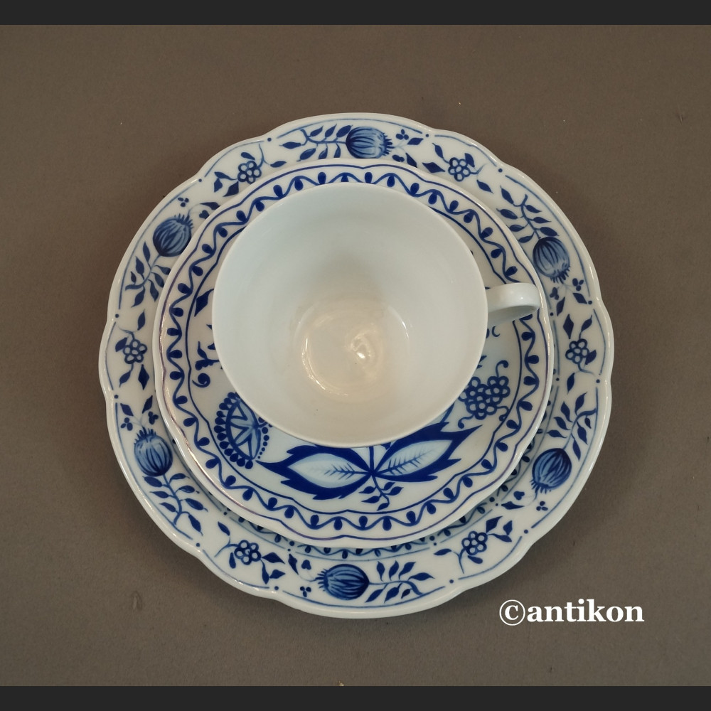 Serwis cebulowy śniadaniowy z kieliszkami