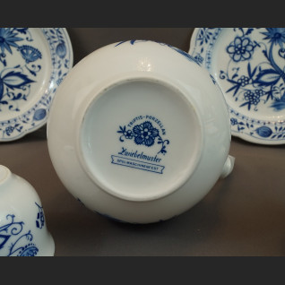 Serwis cebulowy śniadaniowy z kieliszkami