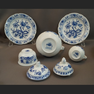 Serwis cebulowy śniadaniowy z kieliszkami