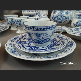 Serwis cebulowy śniadaniowy z kieliszkami