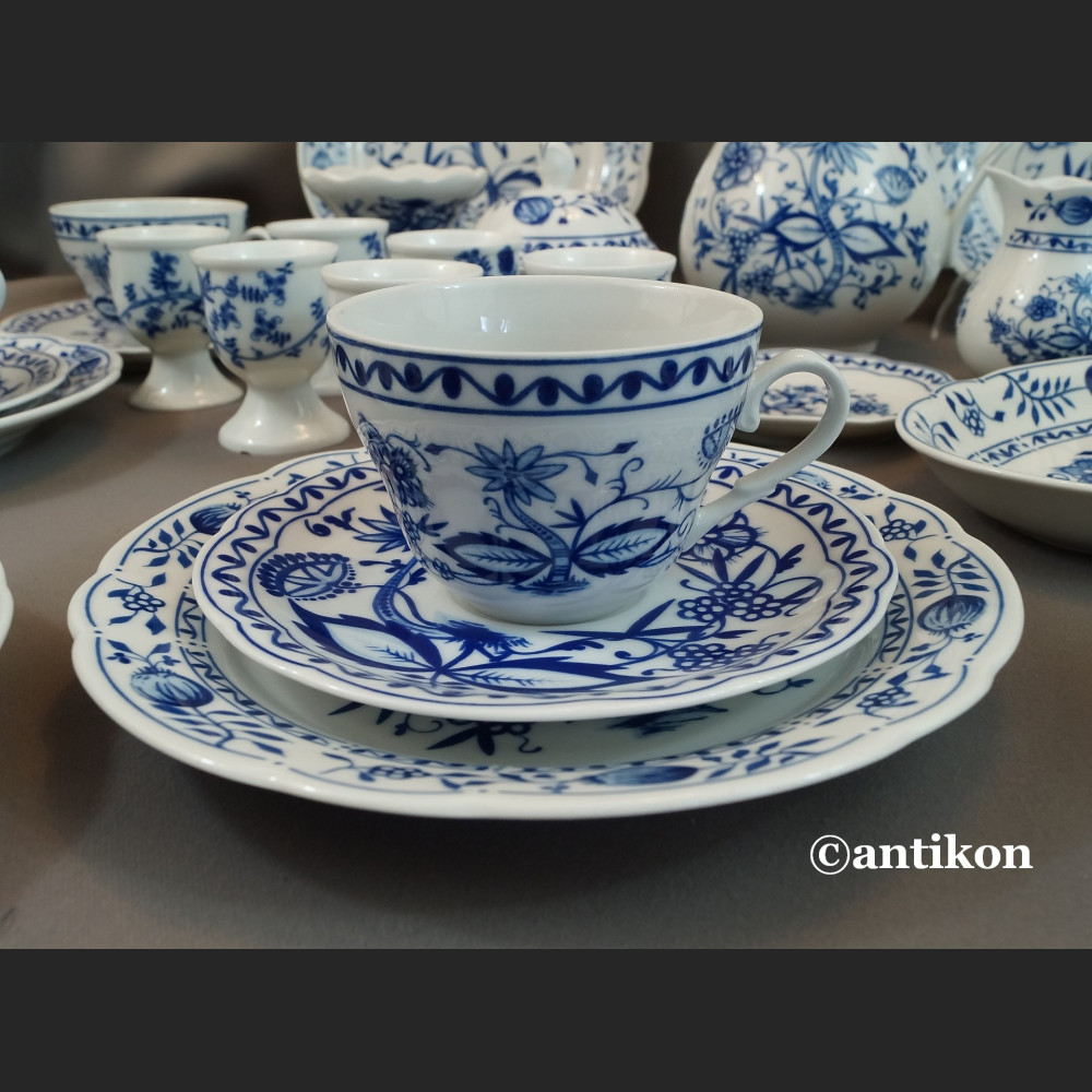 Serwis cebulowy śniadaniowy z kieliszkami