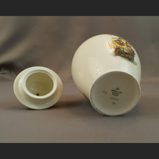 Wazon porcelanowy ze statkiem stara porcelana  Wazon porcelanowy ze statkiem stara porcelana