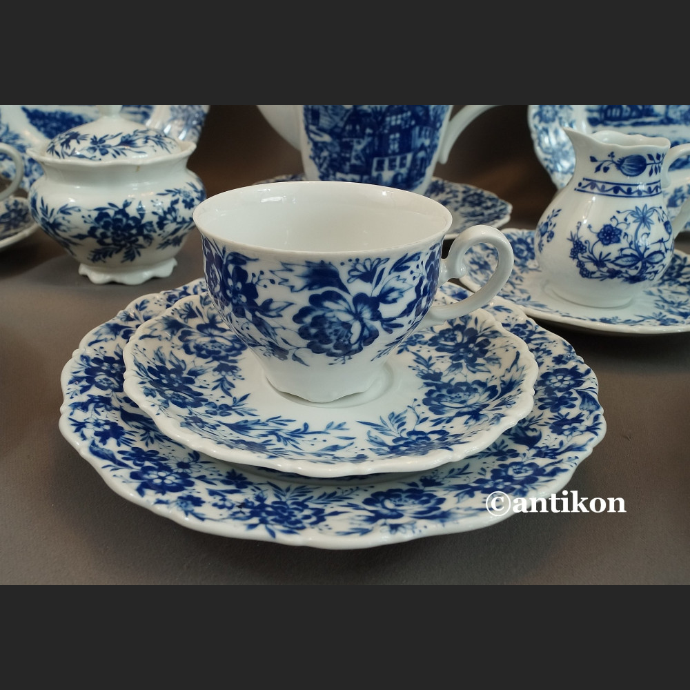 Bawarski serwis kobaltowy ze scenkami 