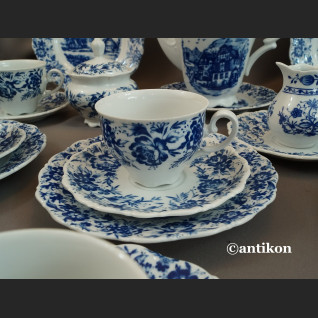Bawarski serwis kobaltowy ze scenkami 