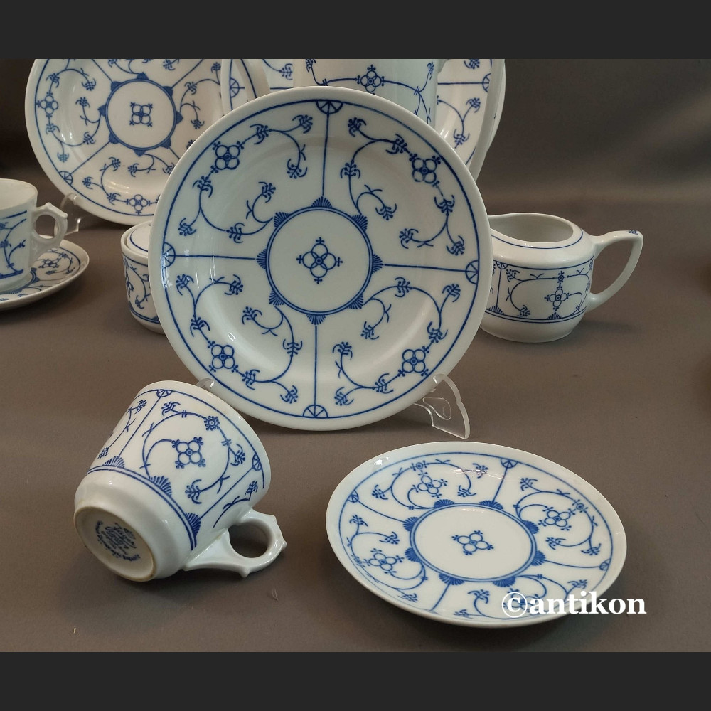 Serwis biało kobaltowy do herbaty  Serwis biało kobaltowy do herbaty