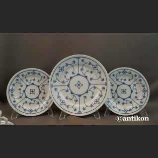 Serwis biało kobaltowy do herbaty  Serwis biało kobaltowy do herbaty