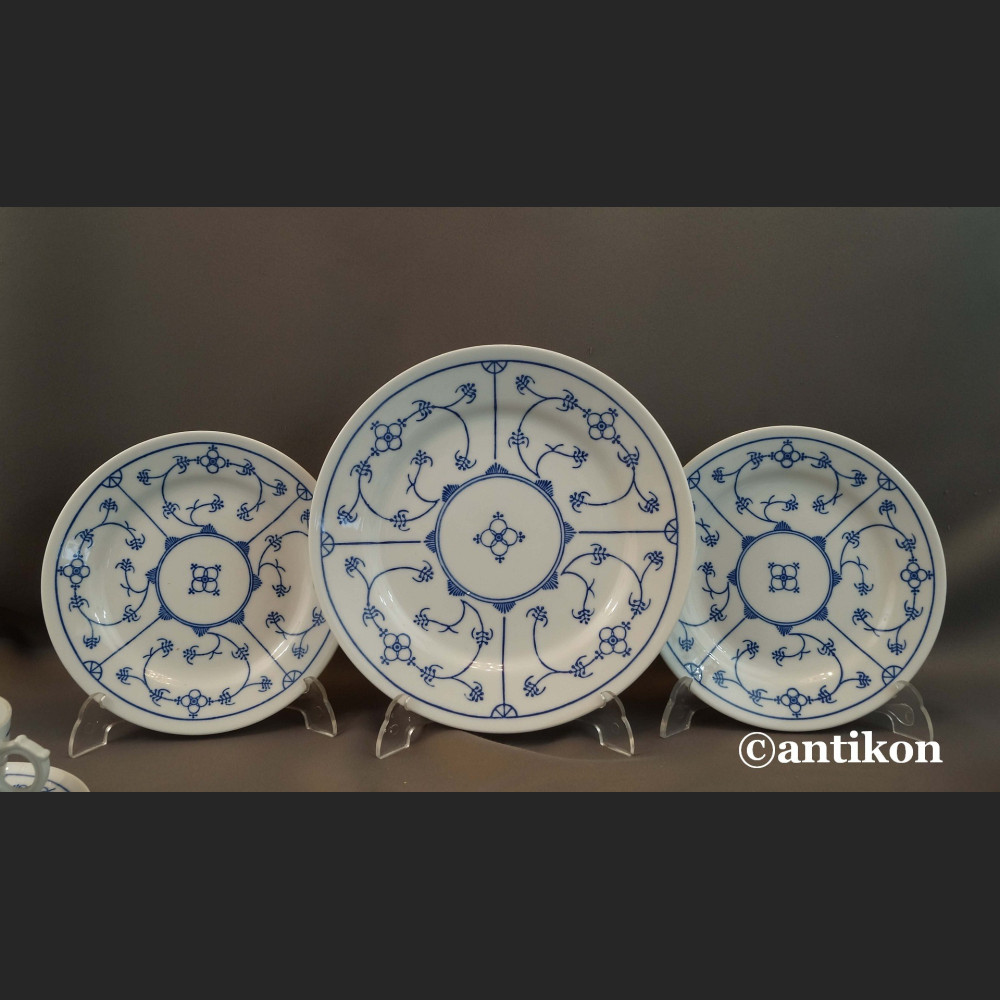 Serwis biało kobaltowy do herbaty  Serwis biało kobaltowy do herbaty