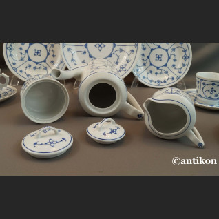 Serwis biało kobaltowy do herbaty  Serwis biało kobaltowy do herbaty