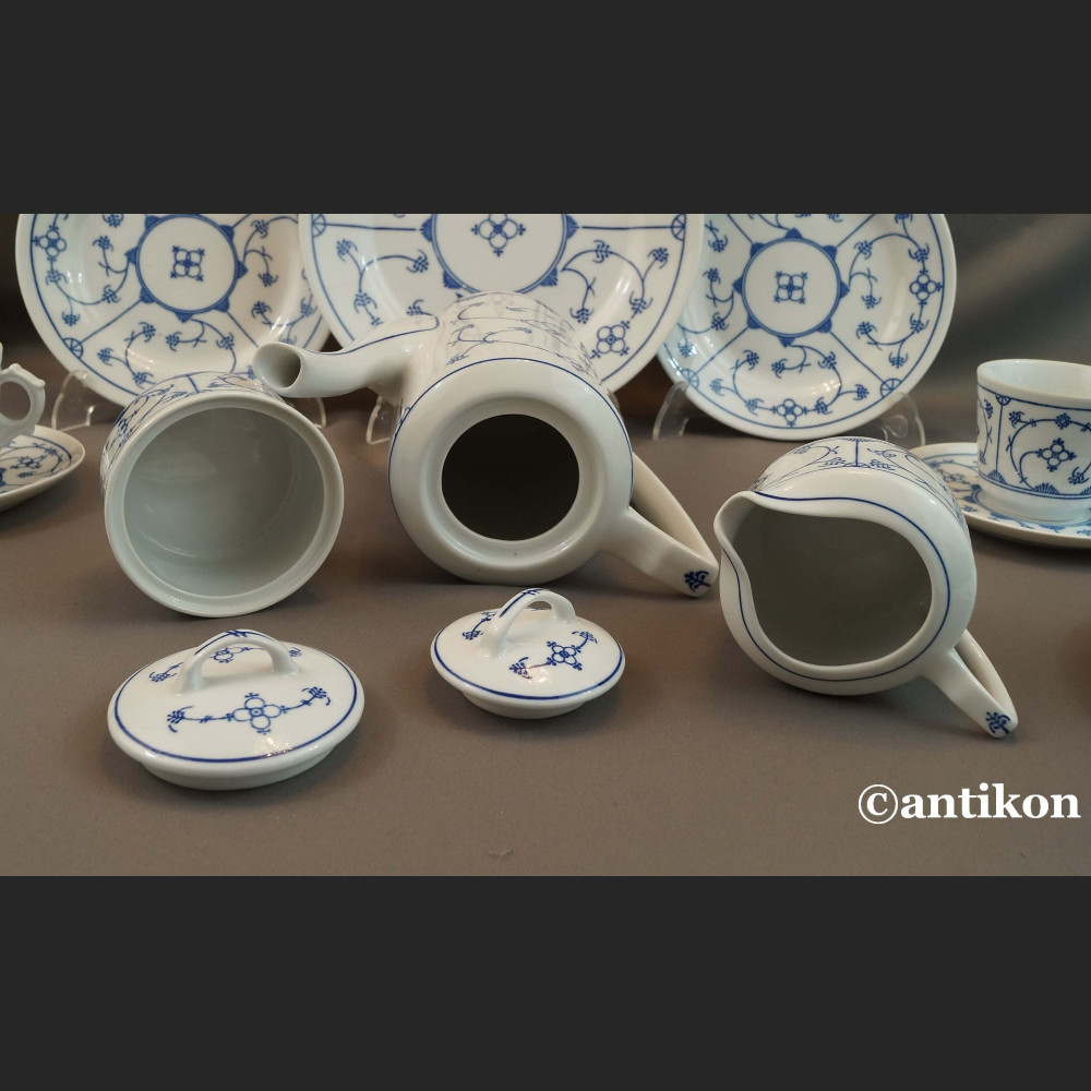 Serwis biało kobaltowy do herbaty  Serwis biało kobaltowy do herbaty