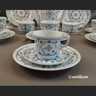 Serwis biało kobaltowy do herbaty  Serwis biało kobaltowy do herbaty