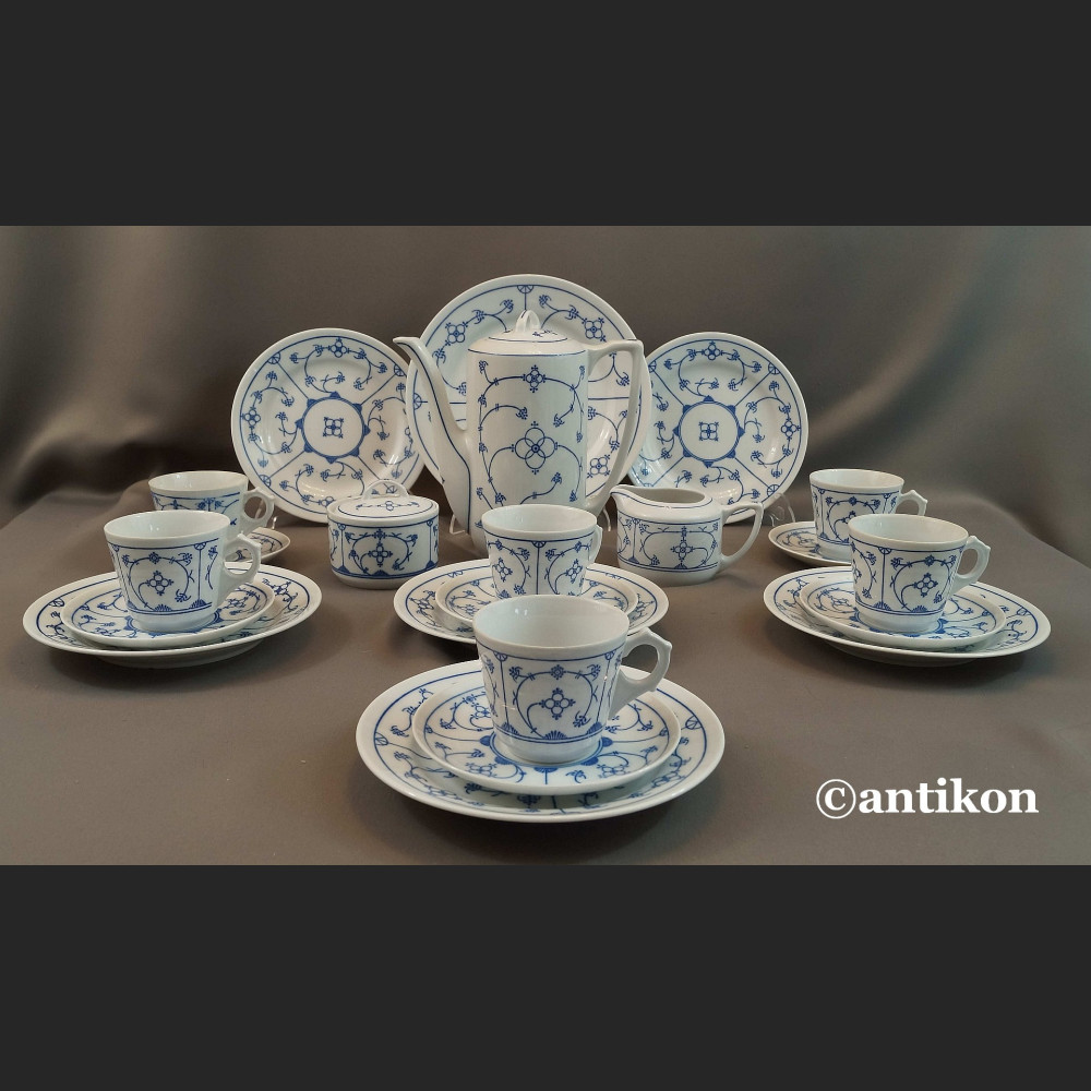 Serwis biało kobaltowy do herbaty  Serwis biało kobaltowy do herbaty