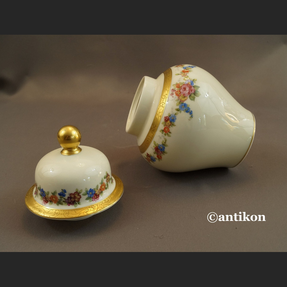 Stary wazon Rosenthal z pokrywą Porcelana Rosenthal wazon z kwiatowym dekorem - 2 Stary wazon Rosenthal z pokrywą Porcelana Rosenthal wazon z kwiatowym dekorem - 2